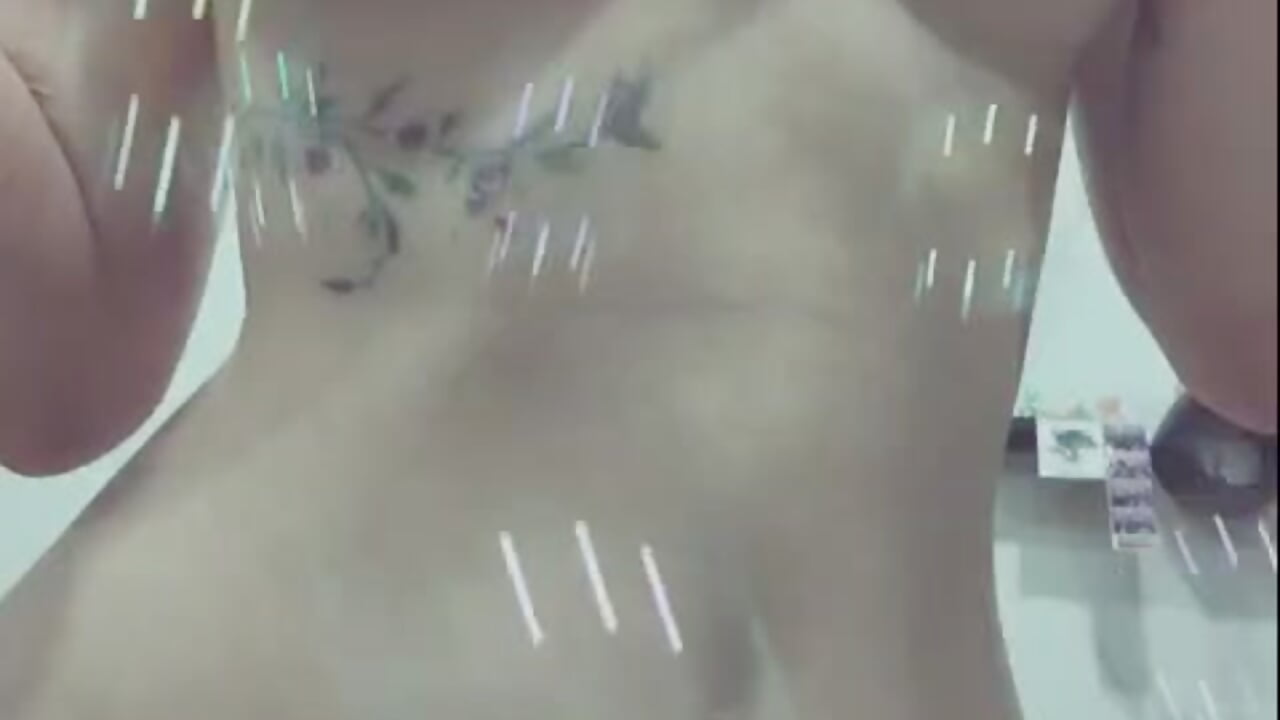 Soap bubbles on me - video by LittleKittenStar cam model