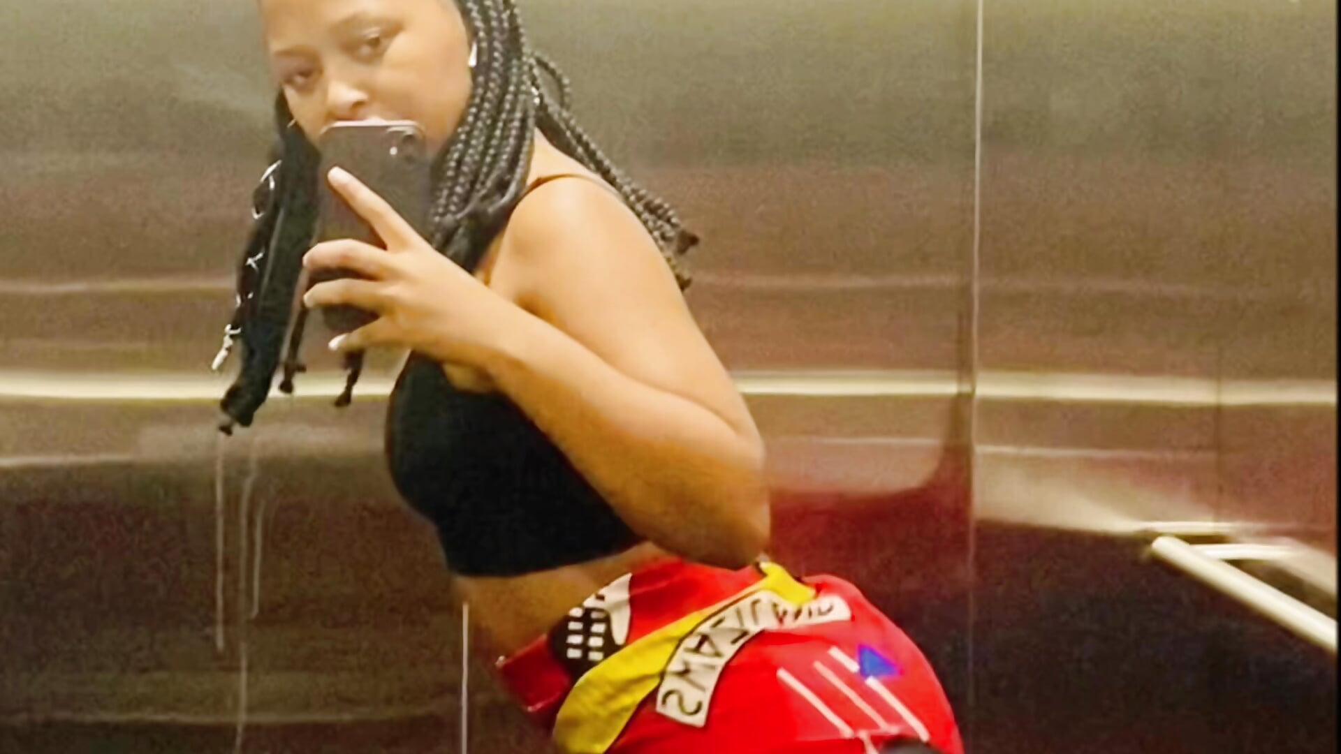 Twerk - vidéo du modèle de showcams CurvySnowflakes