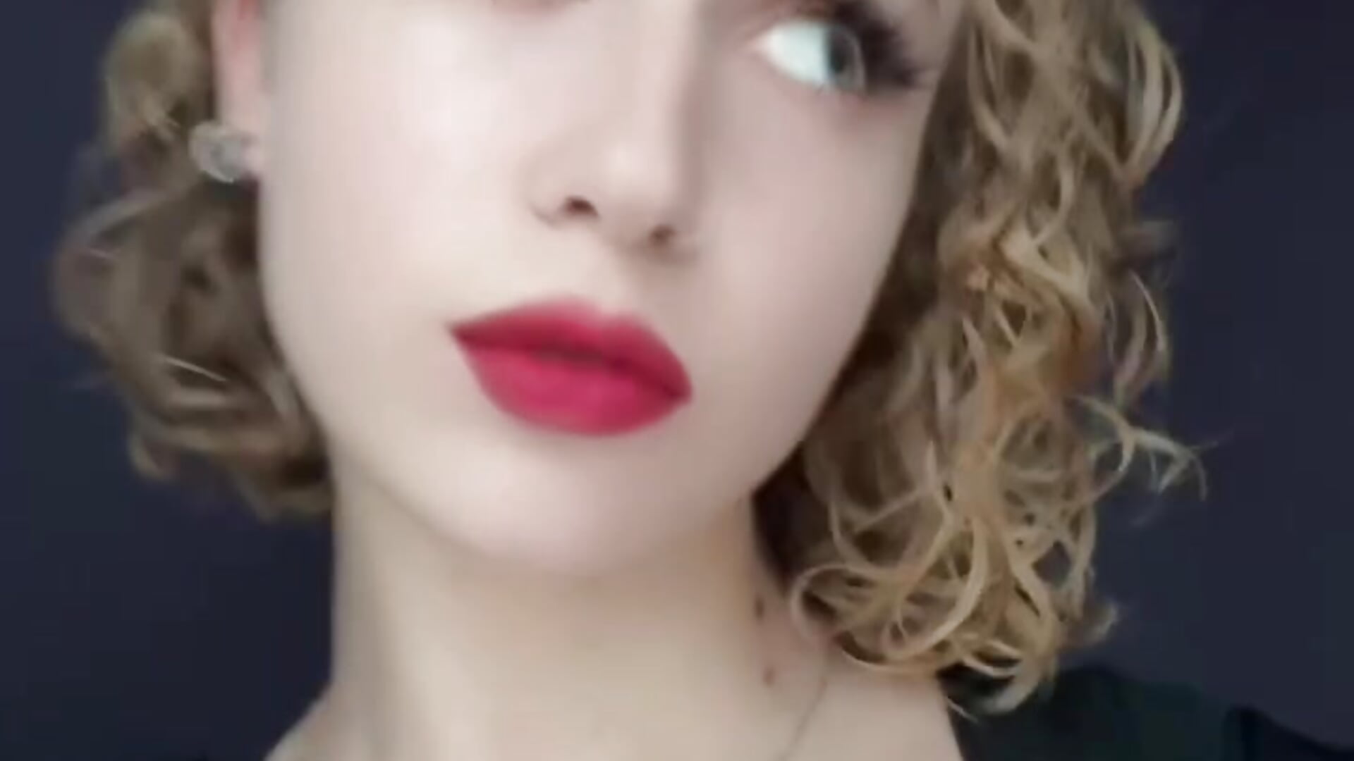 ♥ - відео від вебкаммоделі KarmaRiogas