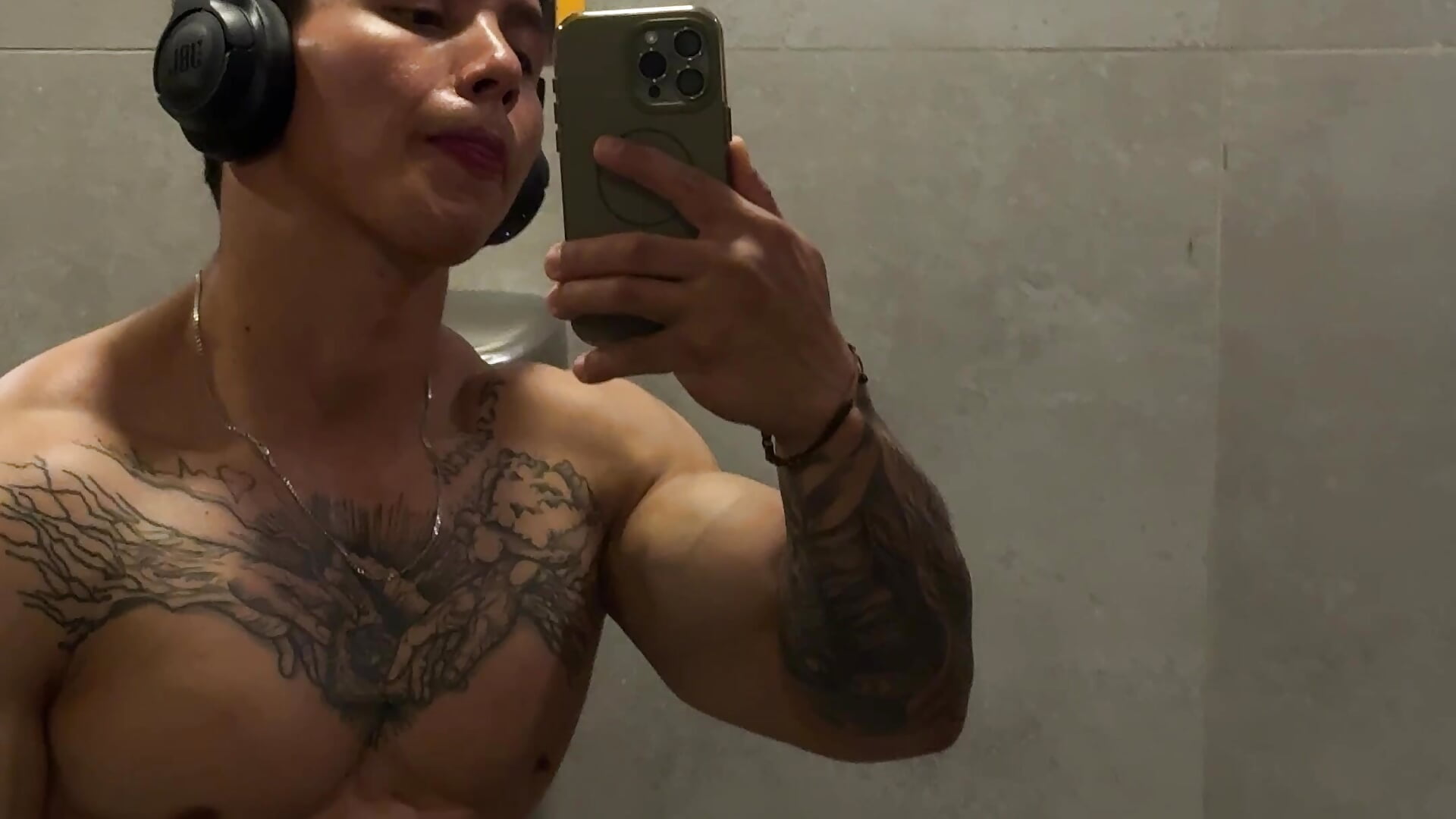 Gym time - วิดีโอโดย JAYCAM_ โมเดลแคม