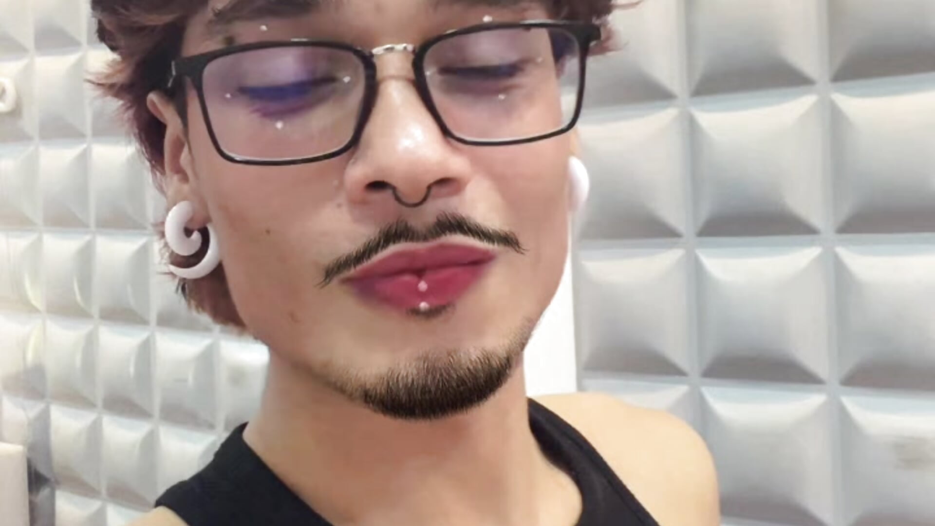 v1c044g50000d6js0k7og65tspbsu1f0 - βίντεο μοντέλου ronald_maximo19