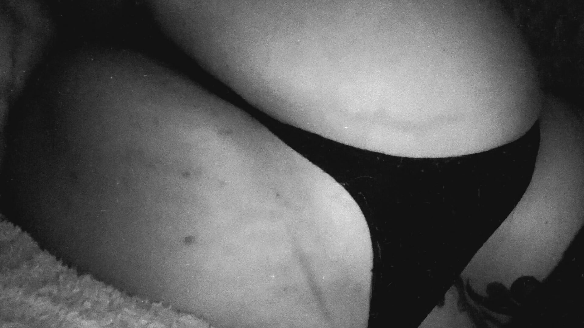 Y si me das unas nalgaditas papi? 🥵 - βίντεο μοντέλου iamvaneg