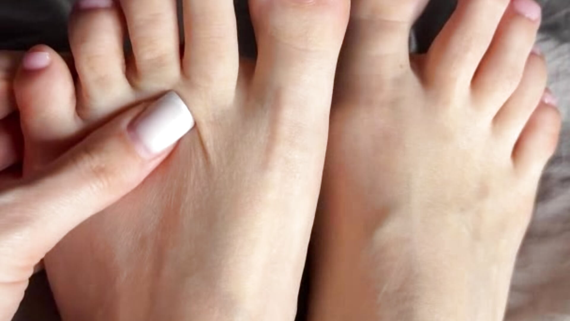 My feet for you – video od webkamerové modelky AvaGlowy