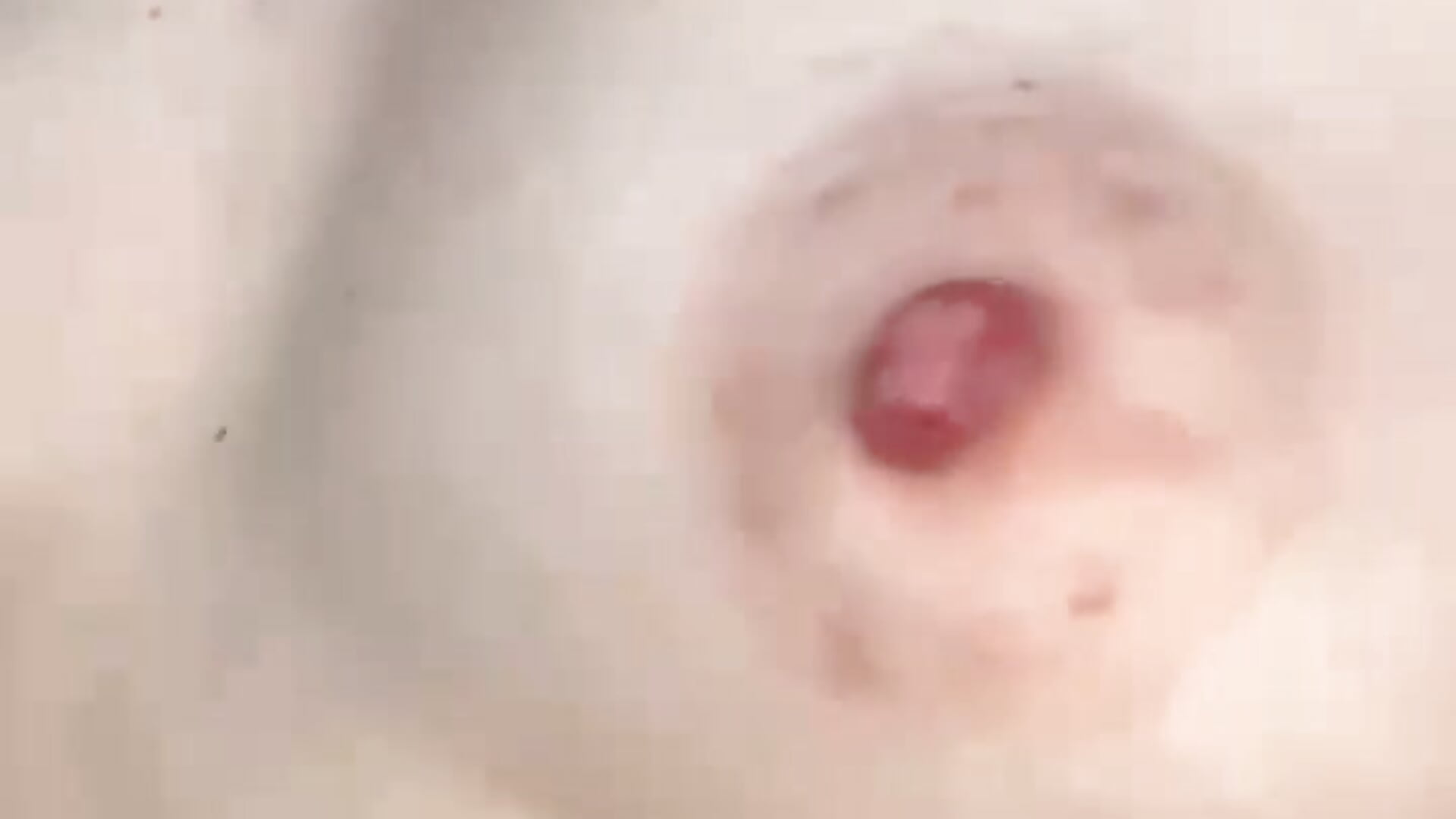 I show you my natural breasts - vidéo du modèle de showcams AvaGlowy