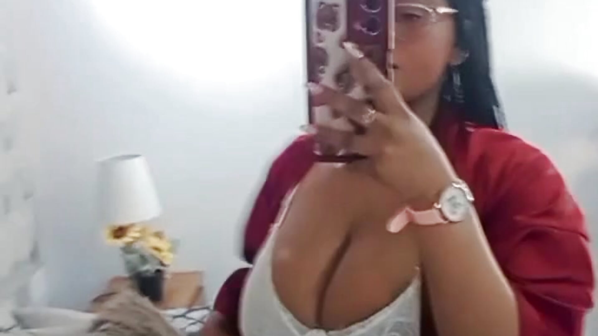 Can you help me by removing the other thing?🥵– Lapastorafg kameramodell videója