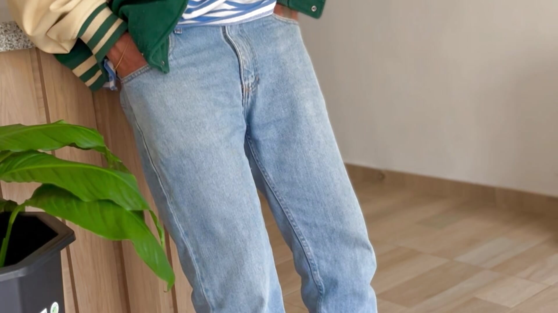 Look Jhan – видео вебкам-модели JhanHeat