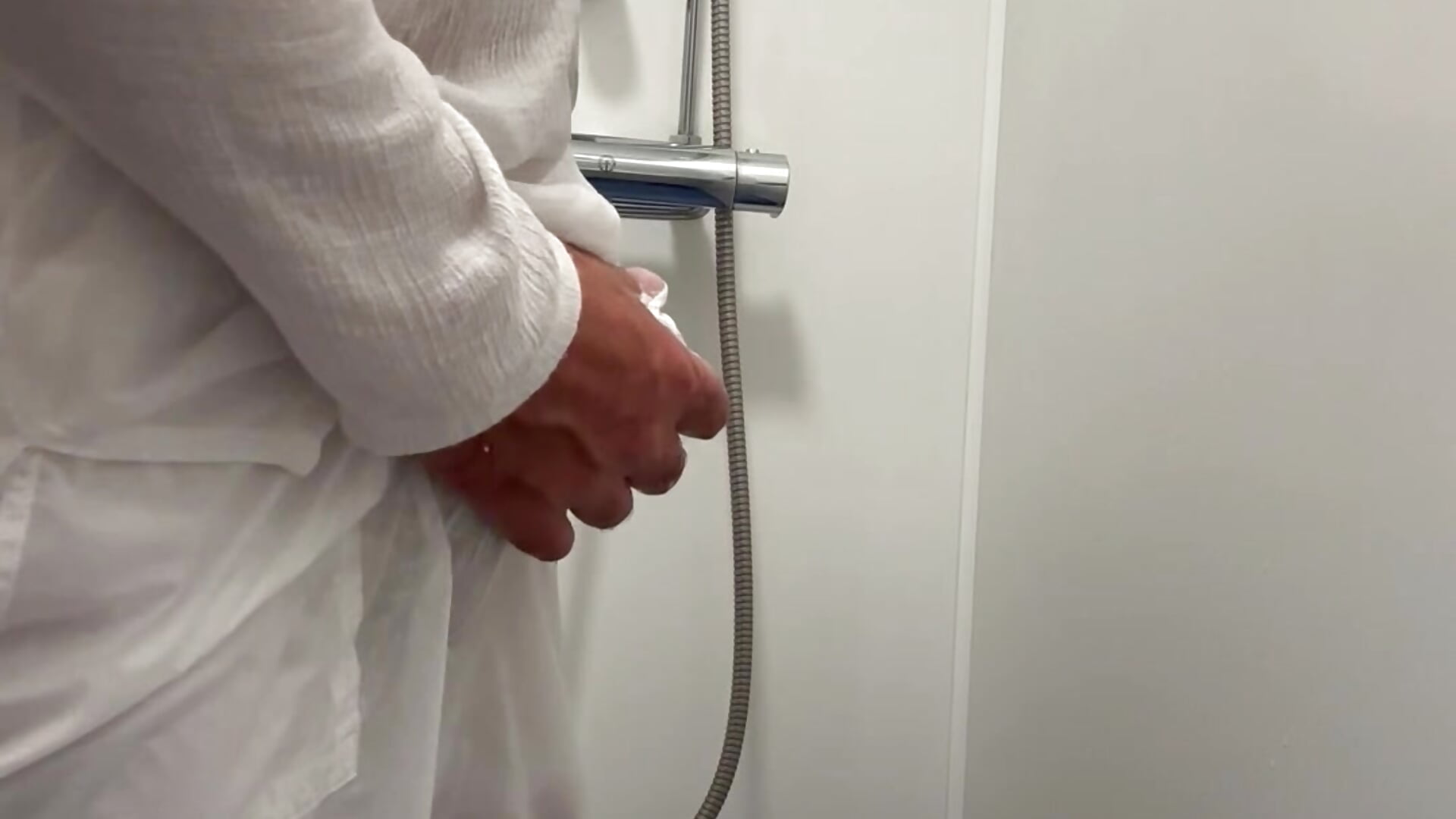 Big load in the shower - vídeo de mrmoi1234 modelo de câmara