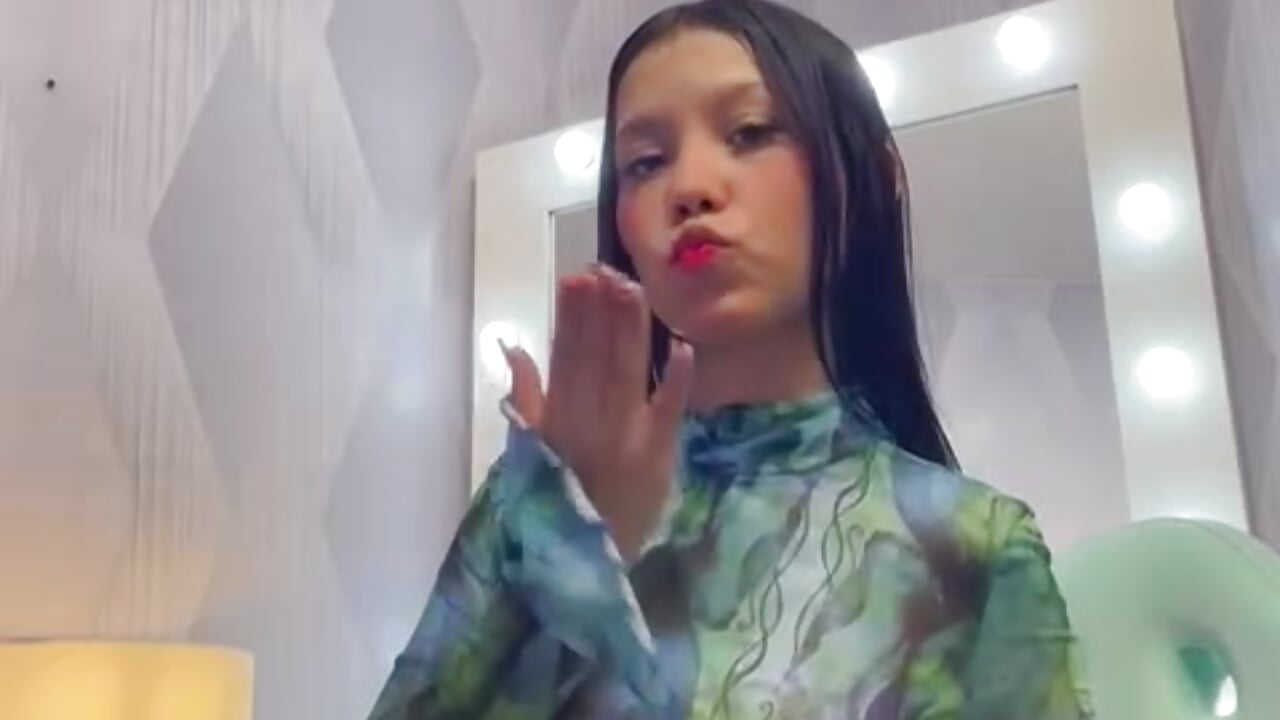 Just Me🍒 - video by Maiasweet_ cam model