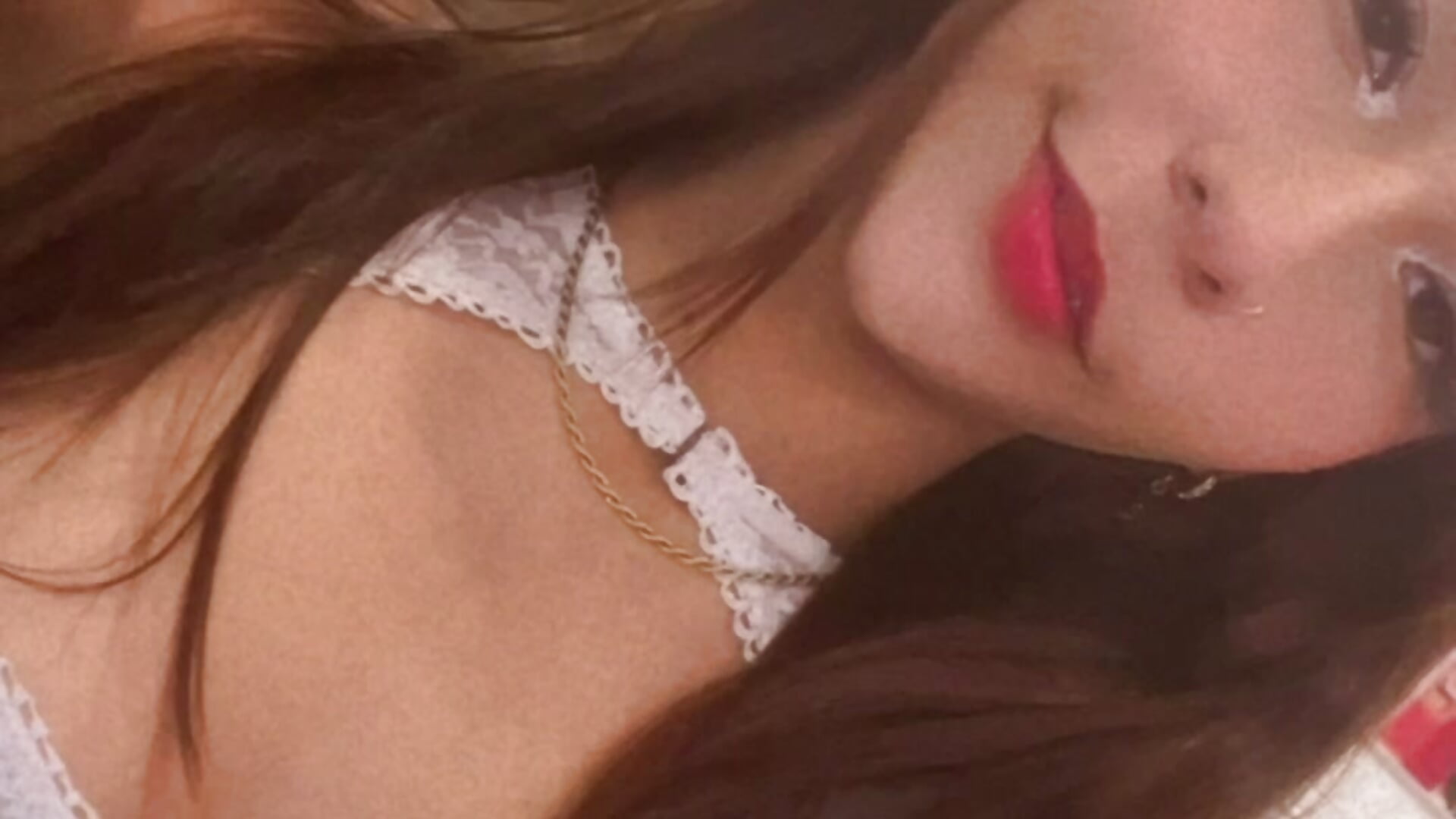 E7A2455C-8287-4DF4-B7BD-E0419EEB8A4D - video av cleo_dnail16 cam-modell