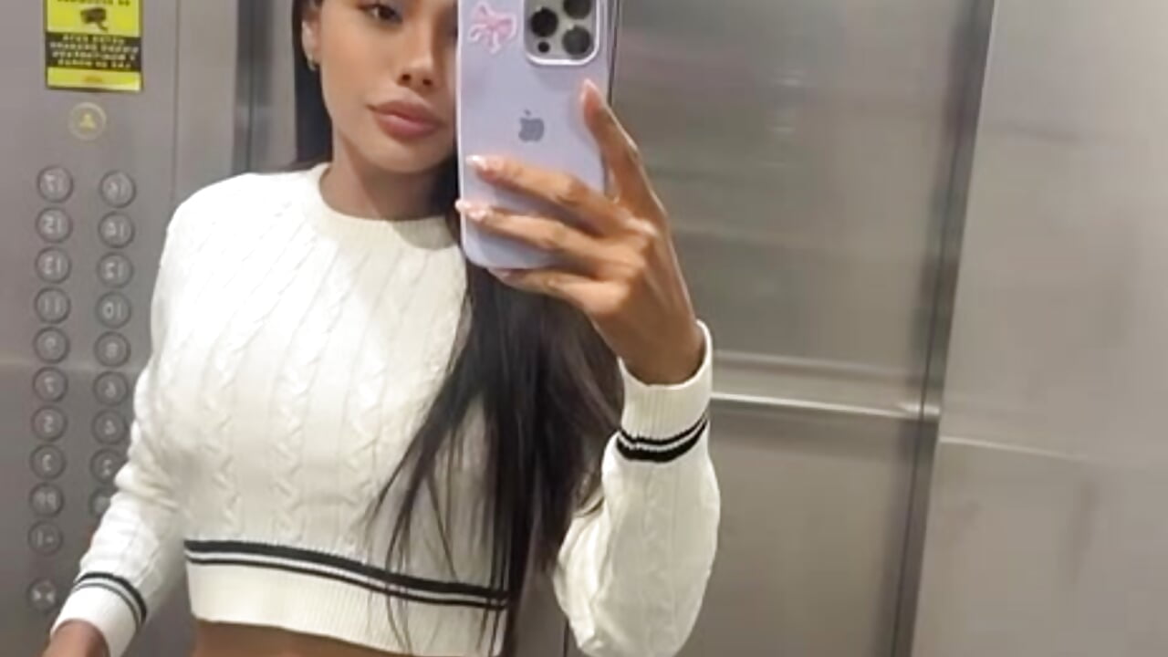 Gym day💪🏻 - vídeo de la modelo de cam EmmaBlosoom