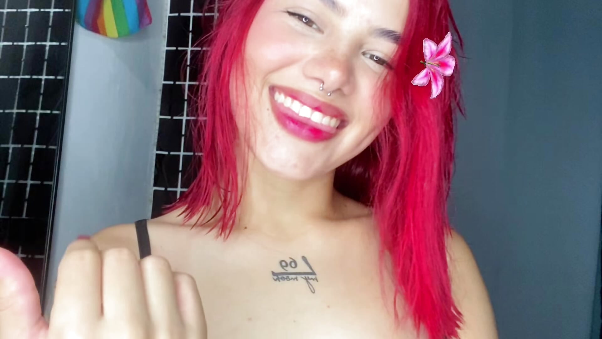 18f16f27f7a640e2b6036437c21aa609 - video by Mabell_red14 cam model