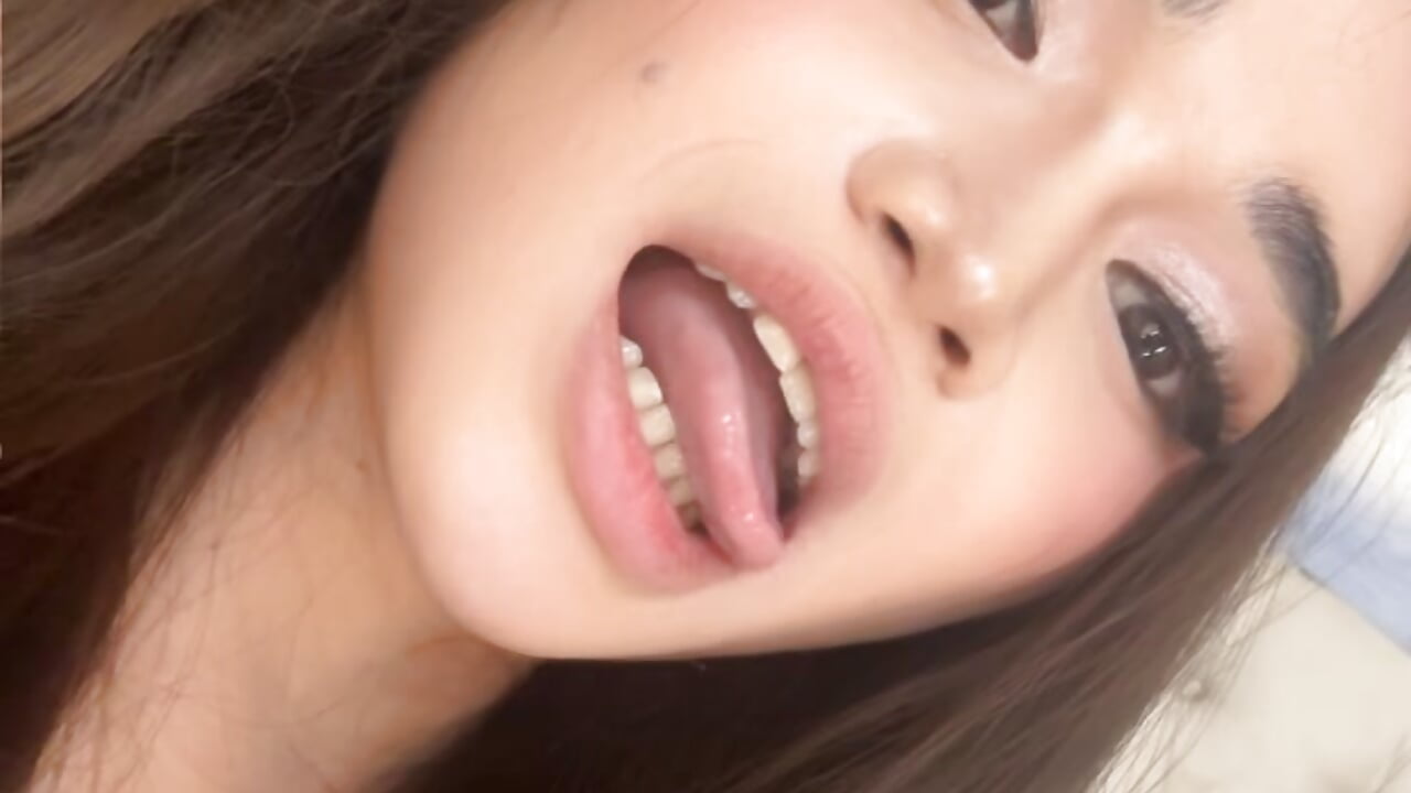 Lick - Bitchy_mia 캠 모델의 동영상