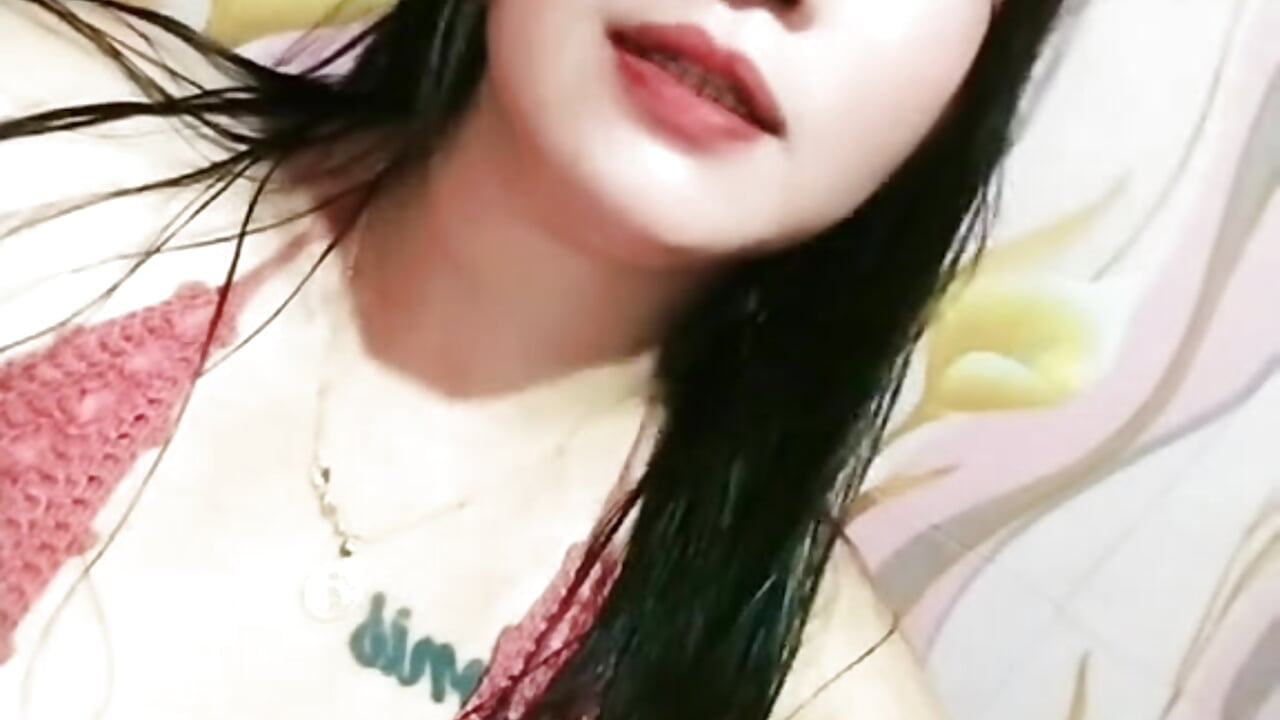 0be3a442ffa43bd2a73ce17860bd02ae - video by wetsweey cam model