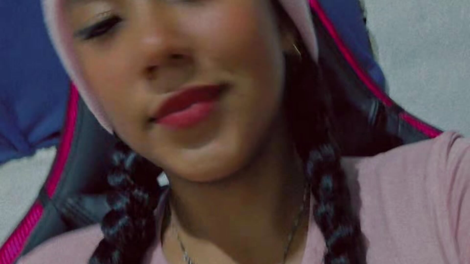 1000049220 - video by emily_fox01 cam model