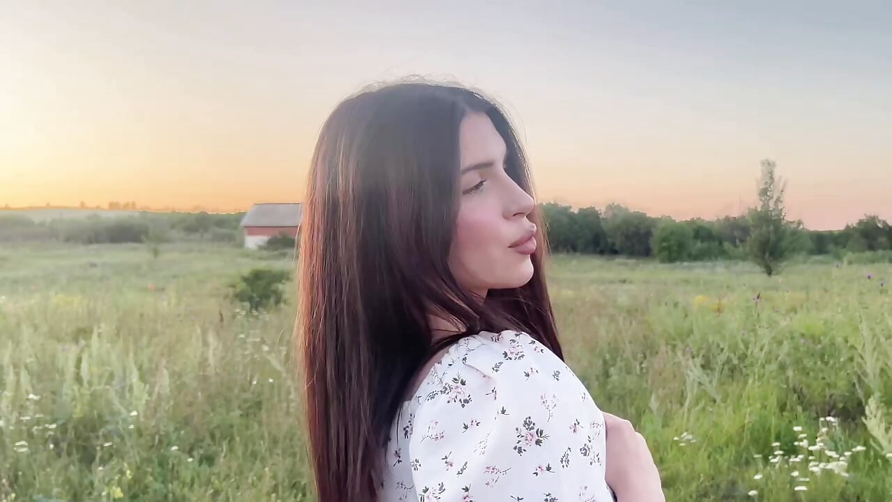 Coffee and milk... heheh - فيديو من KerryForce موديل الكام