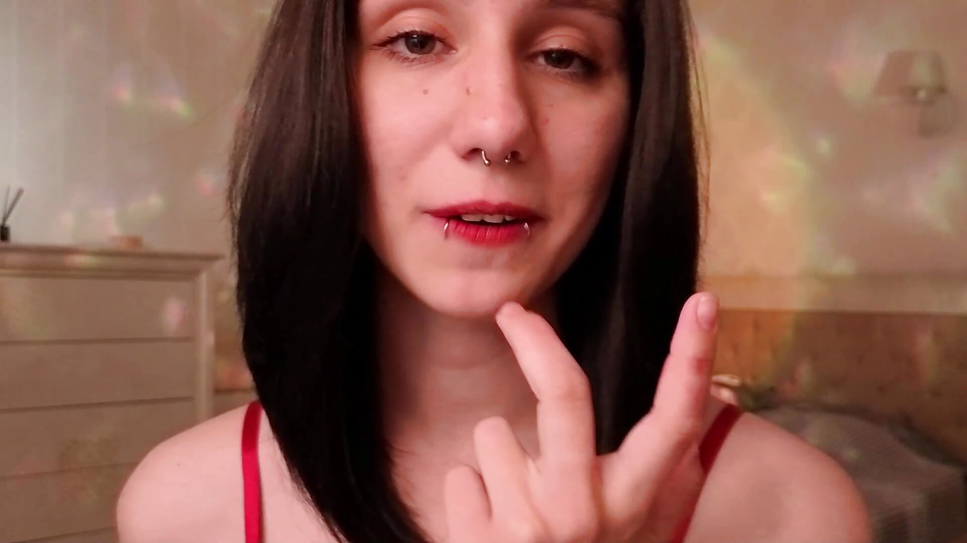 Suck Finger – video modela na kameri MilaVey