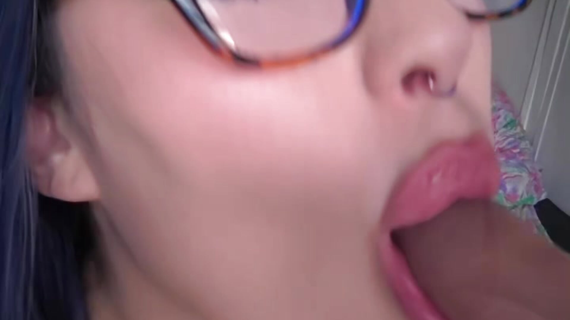 I love swallowing it all 😈 – video od webkamerové modelky Julietta_p