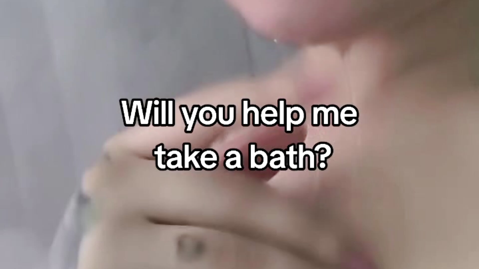 A wet, soapy body 🧼🚿 – video od webkamerové modelky Julietta_p