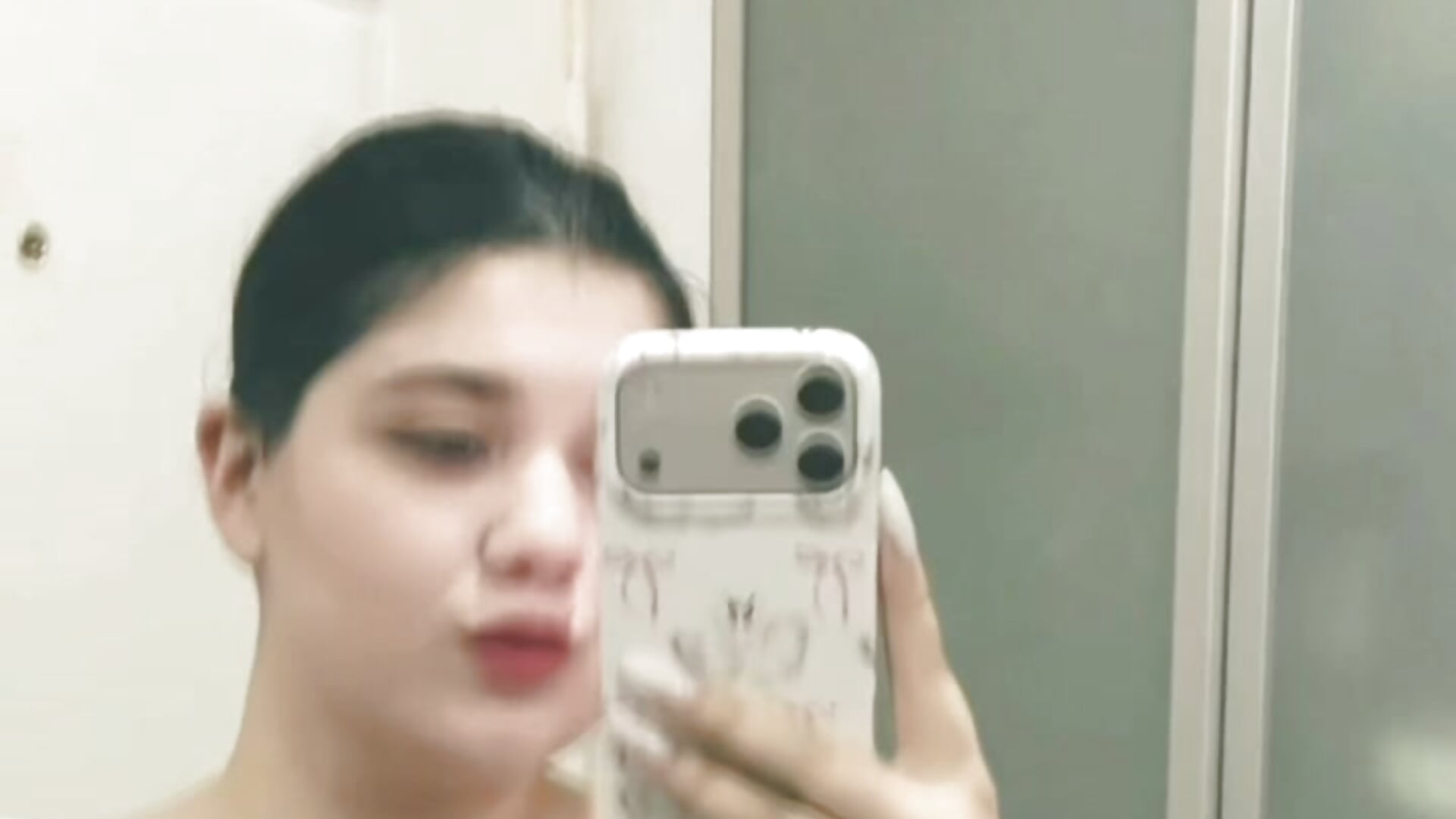 IM - video của người mẫu cam CozyPeony