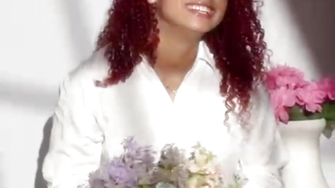 HI THERE 😽 - clip cu lara_curly model videochat