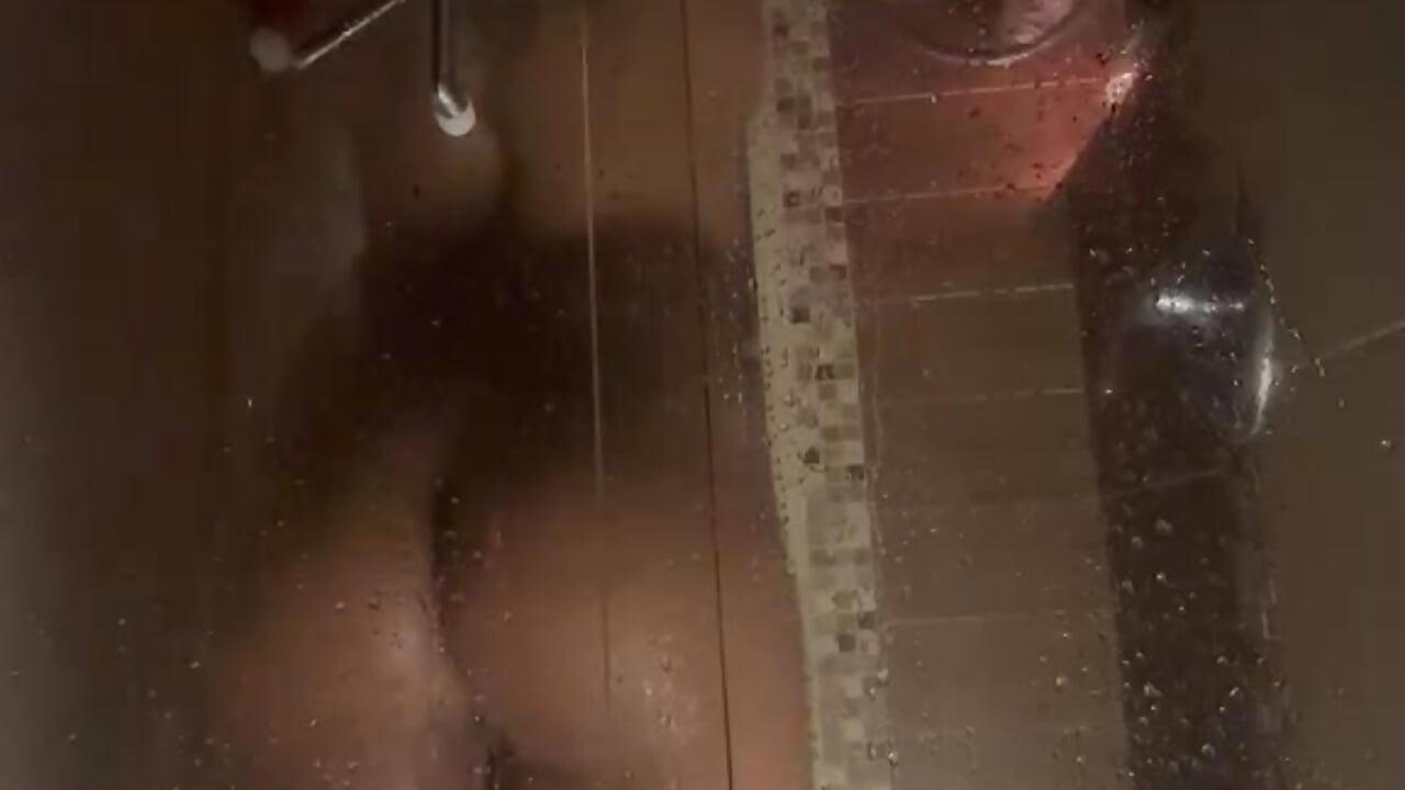 A Shower Time 1 🚿