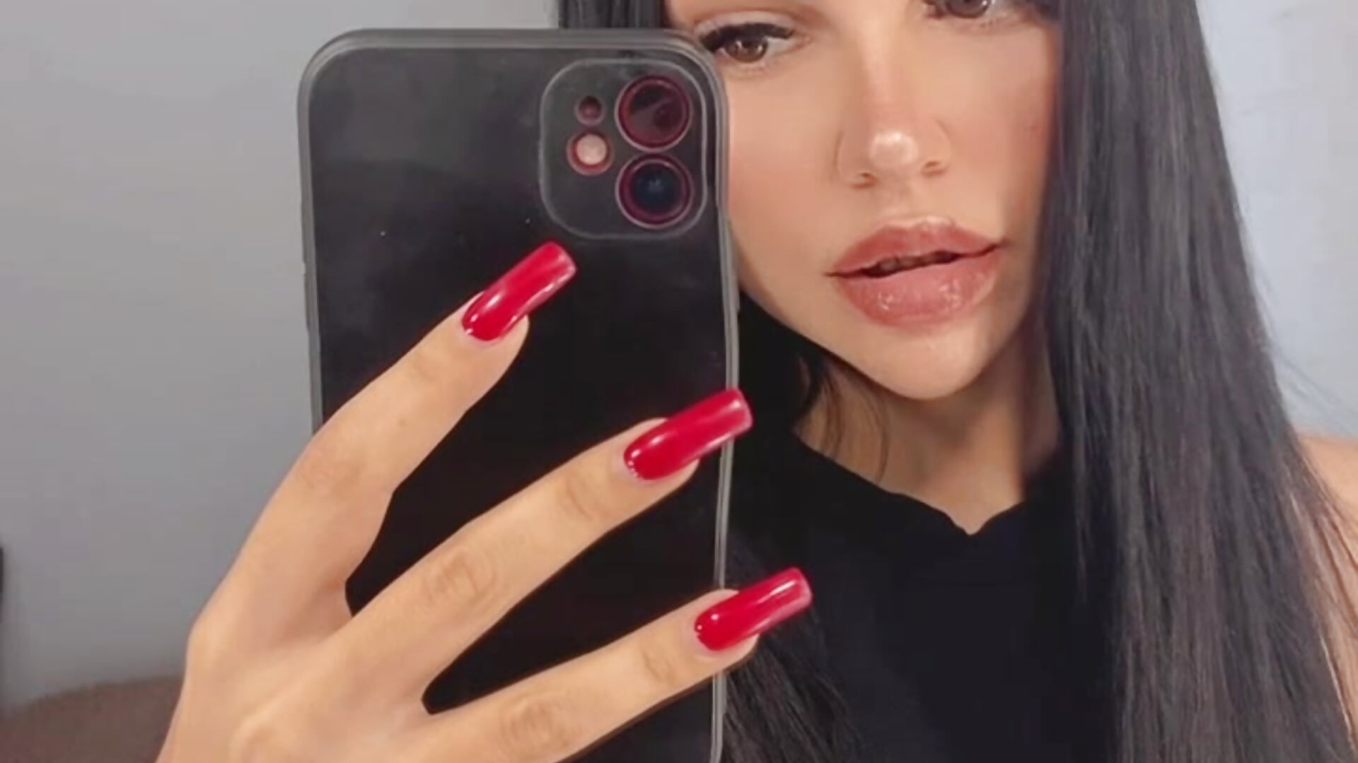 Hey 😁🤙🏽 – video od webkamerové modelky AnacondaOnn