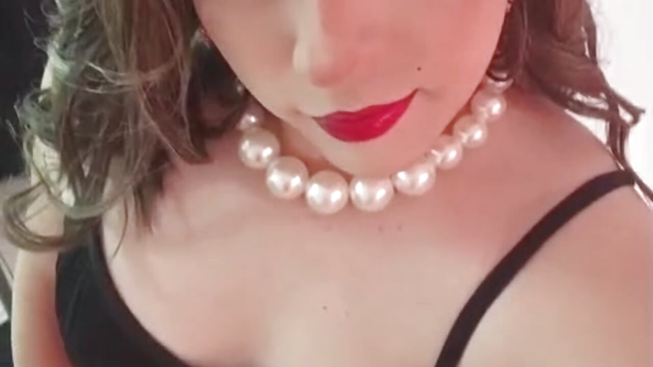 Feeling me beautifull and expensive💎 - video by ValeriaOnyx cam model