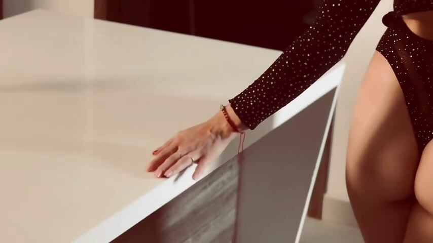 come feel - video by Mystic_girly cam model