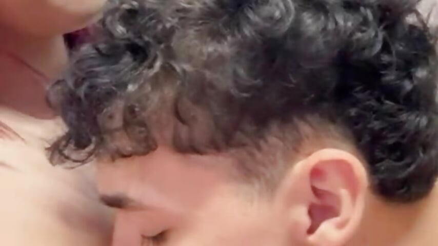 Sexy Guy Sucks Pussy