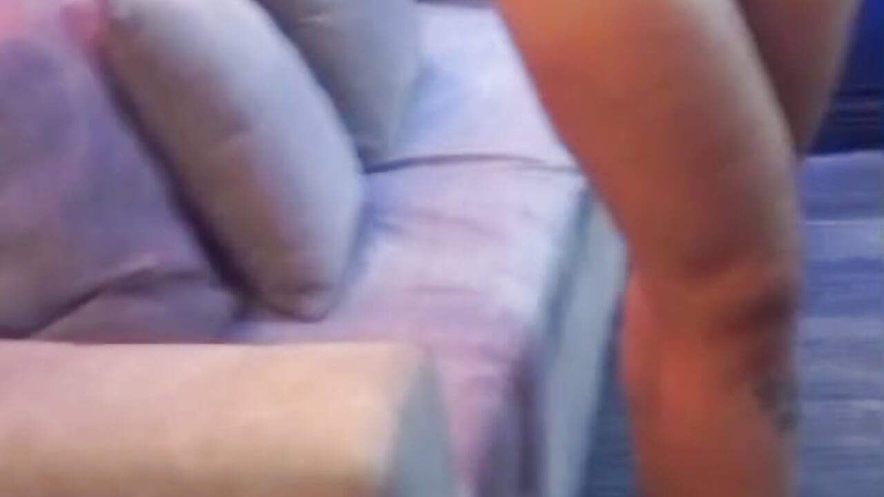 Come a little closer and watch your self-control disappear. - video by HannaMiller01_ cam model