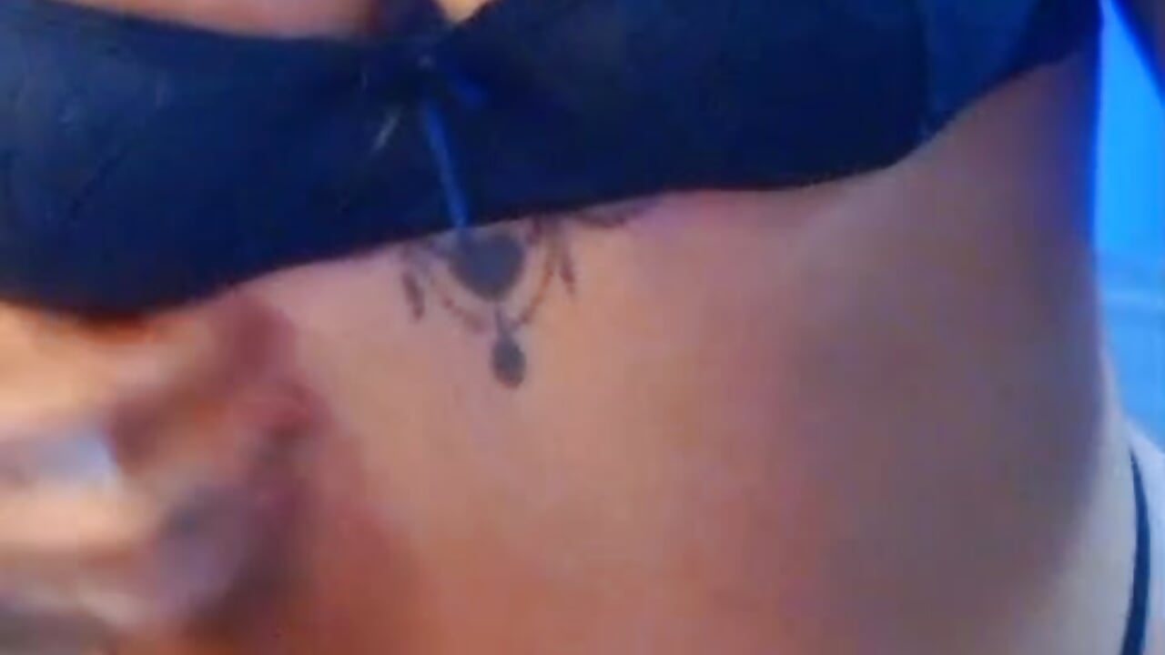 Look at how eager my body is for you... now describe exactly how you'd take me until I beg. - clip cu HannaMiller01_ model videochat