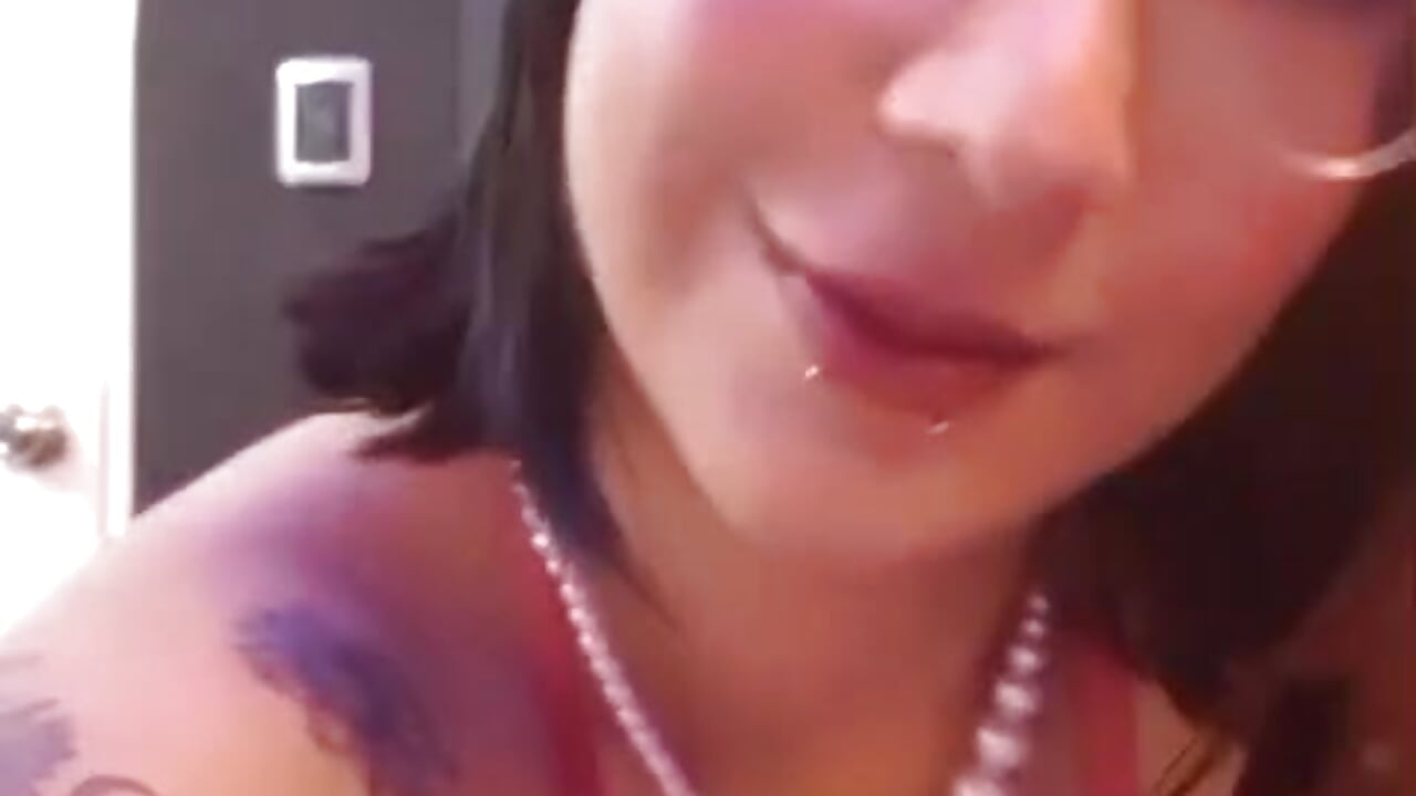 Press play… and let your imagination do the rest – video af HannaMiller01_ cam-model