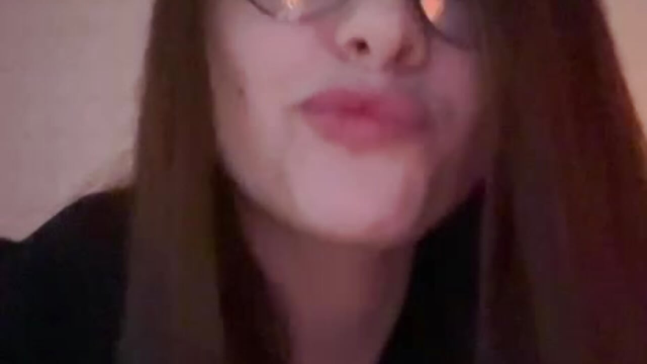 ^-^ - video van dark_honey_ cam-model