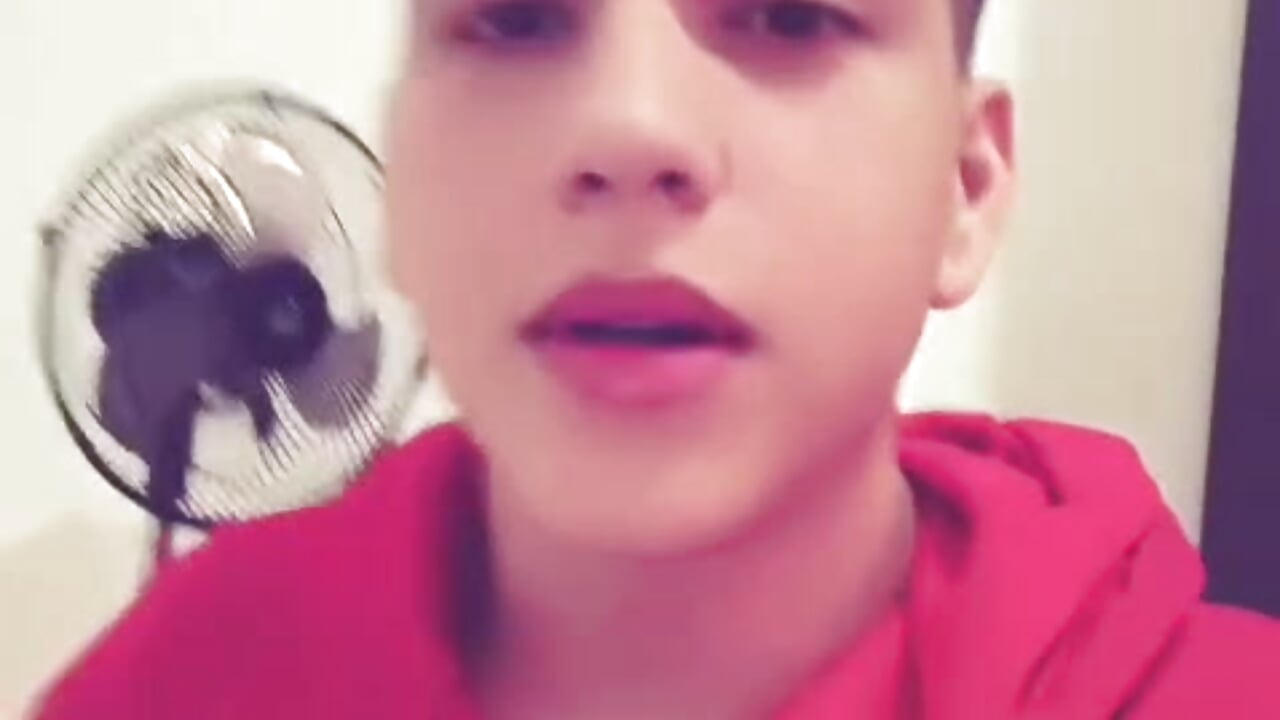 dennis_hills 님 - 트렌드 중인 캠모델 비디오  1708개