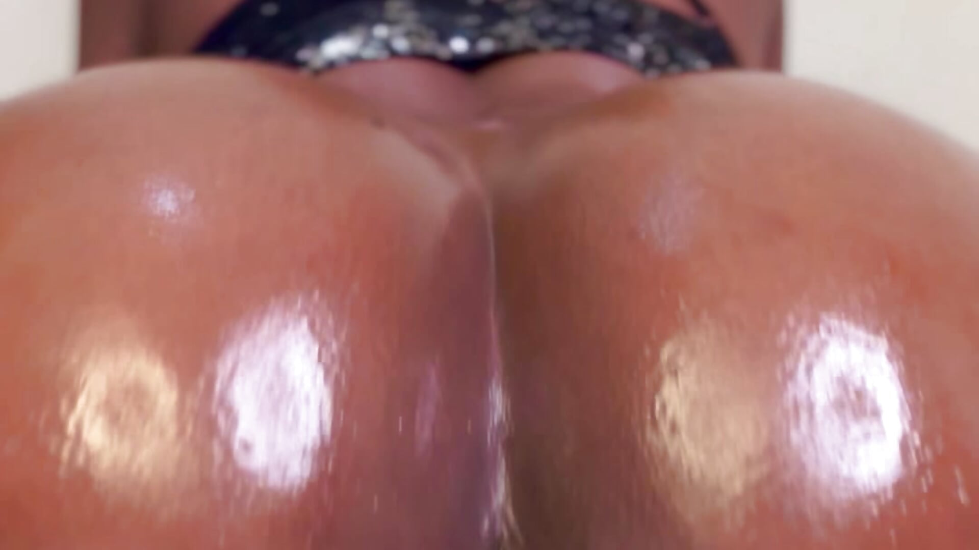 Trying my new dildo😈😈💦💦 - video od modelky/modela Primugari_