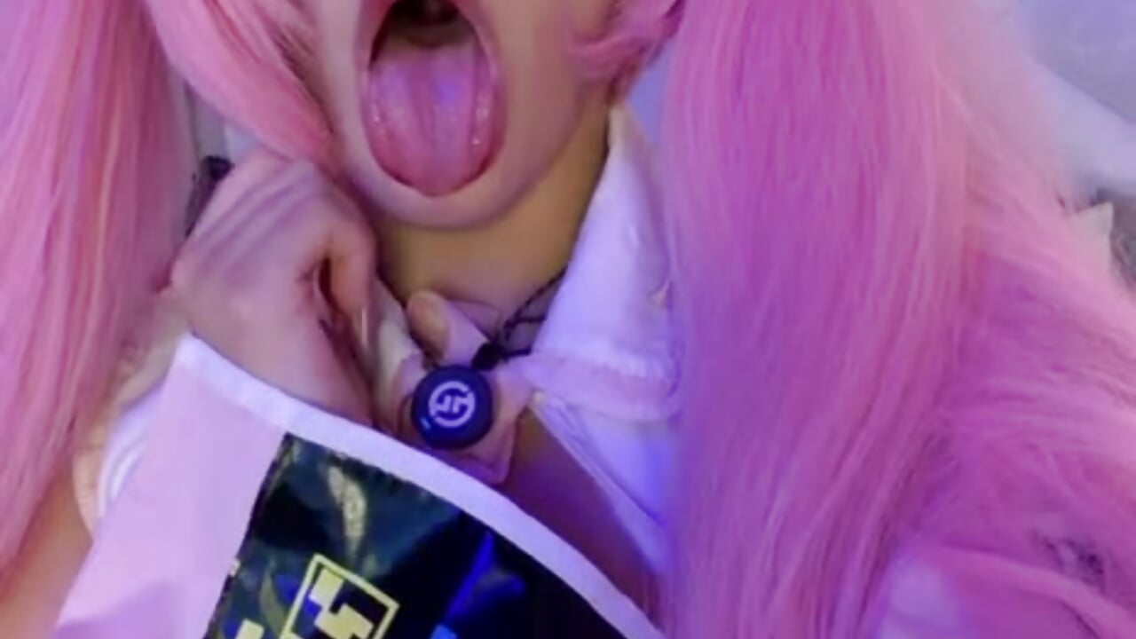 Tiny body… big secrets 🍑 - video av Shiori_hime_ cam-modell