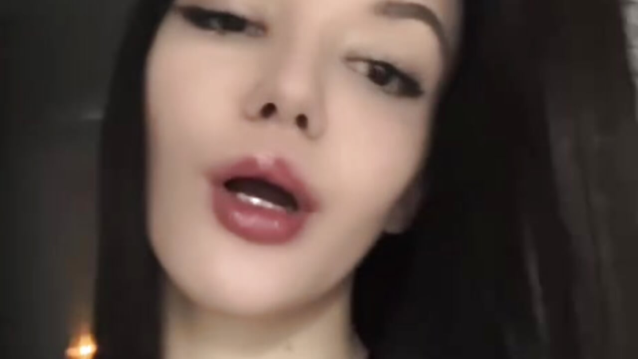 my name is Emilia - clip cu VeliaHypolite model videochat