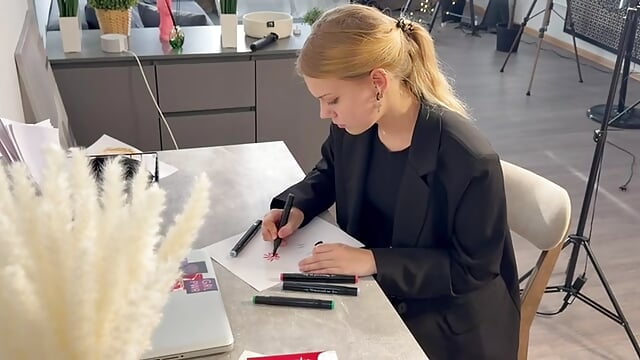 😝 This video is what I love doing - it's just my vibe hahah 😝 - vídeo de la modelo de cam InesPiek