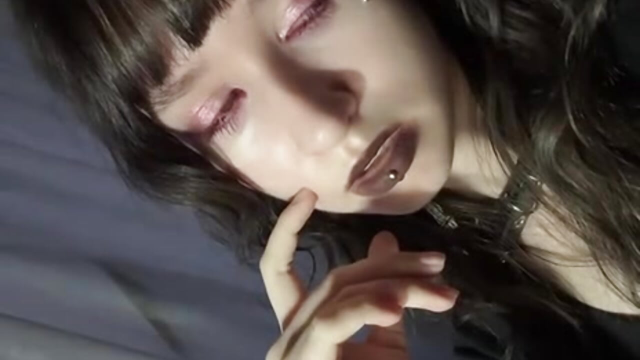 I want to be more confident!! - vídeo de la modelo de cam DellaLeck