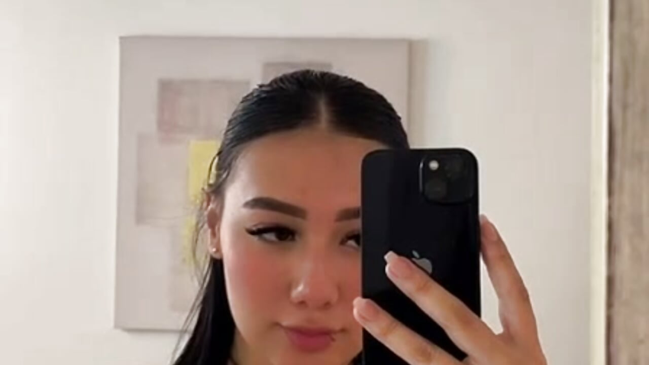 Here for you ♥ - video oleh GiaValenti kamera model