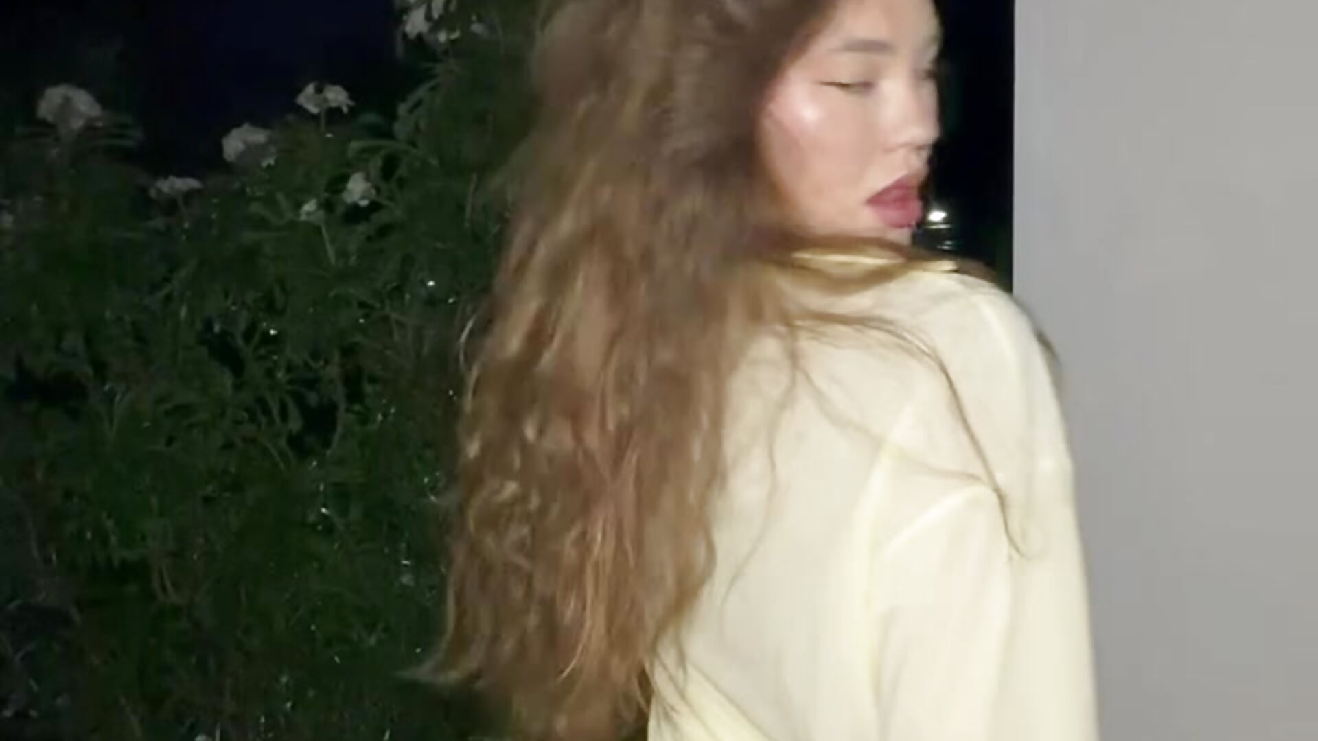 Hint of Heat 💥－カメラキャストのkamila_18_frenchの動画