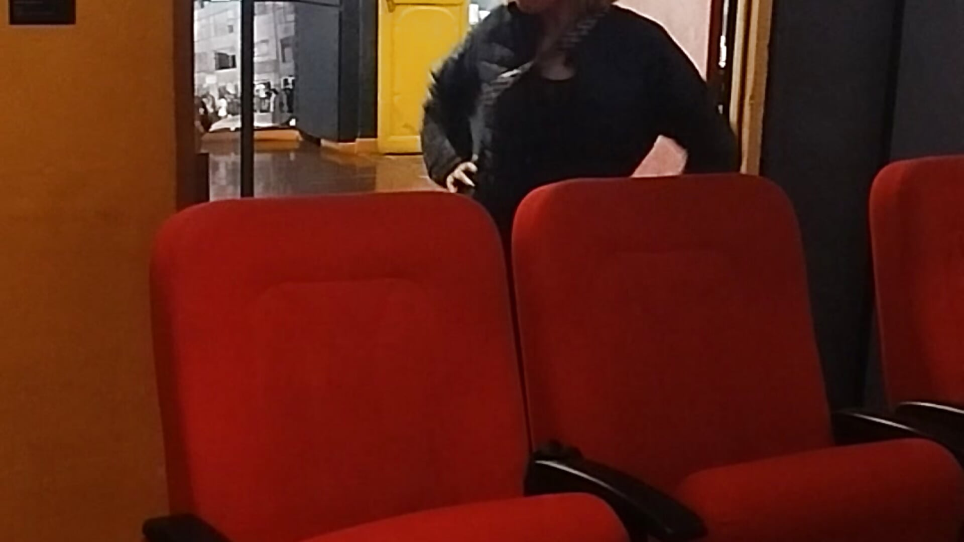 In a museum of the first cinema in Colombia - วิดีโอโดย Greta_silber26 โมเดลแคม