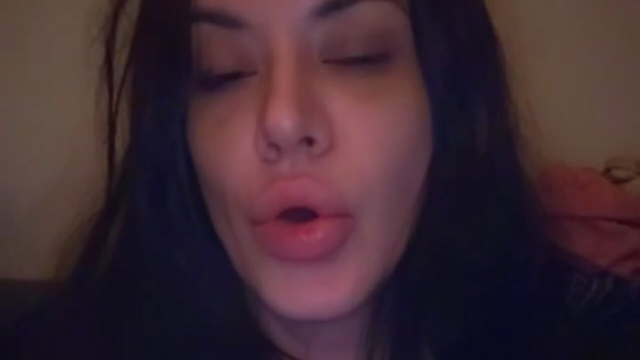 Intro🤗－カメラキャストのIriisGoddessの動画