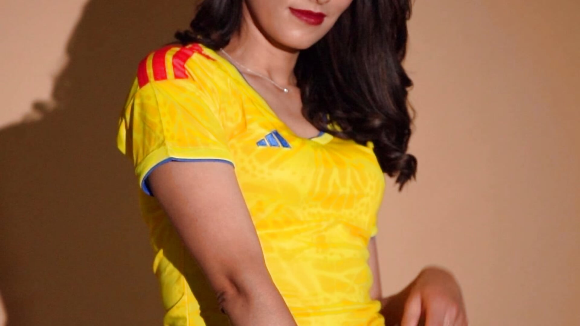 COLOMBIAAA.............🎉💛💙💗🔥 – video modela na kameri VanesaValet