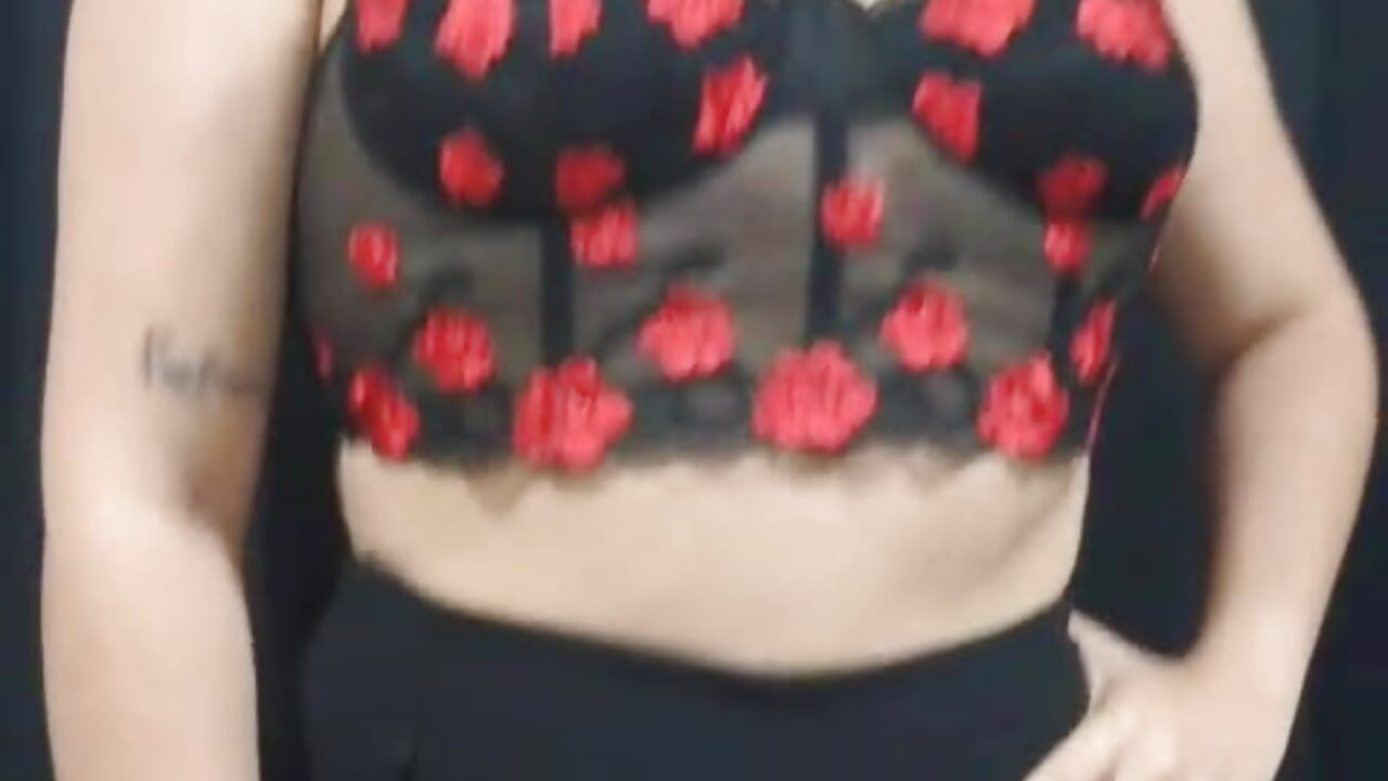 Meeee ♥ – video od webkamerové modelky delyra_angels