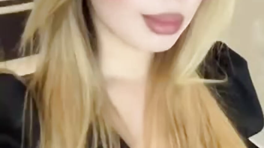 wink for you - clip cu MadeleneStoesz model videochat