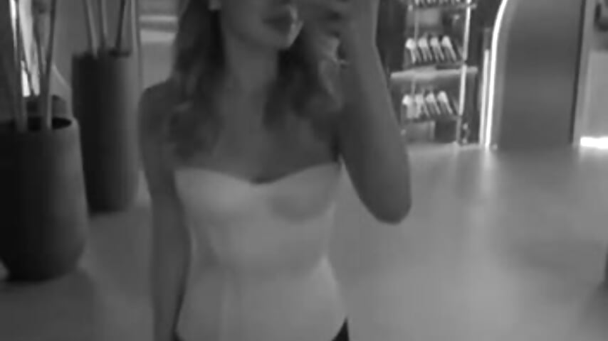 Im happy - clip cu MadeleneStoesz model videochat