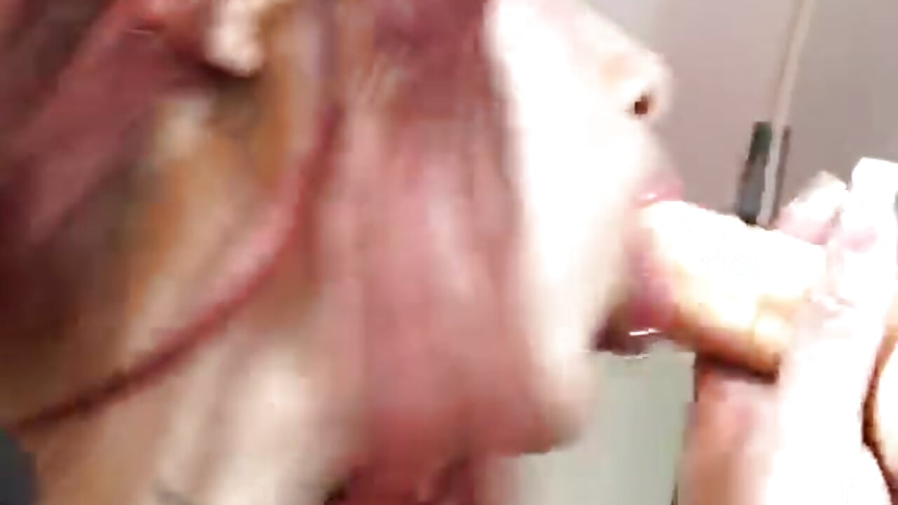 This is how I want to suck you, like I see myself in the mirror sucking. it's so hot – video od webkamerové modelky himiko_togaa