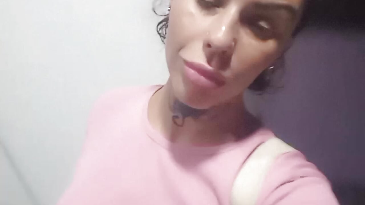 Pezones como piedras — filmik Cchorreando, modela(-lki) na kamerkach