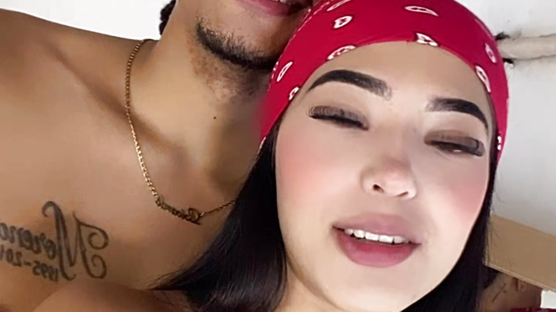 We’re Amber & Nick Come and join us for some sexy and spicy time , you won't regret 😈😜😋 - βίντεο μοντέλου Nick_Amber